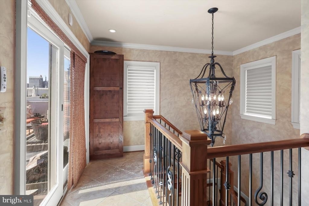 921 Valencia Court - Photo 64