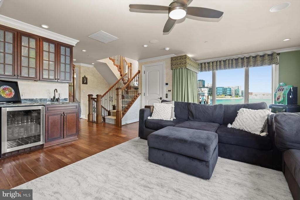 921 Valencia Court - Photo 52