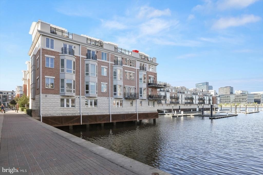 921 Valencia Court - Photo 95