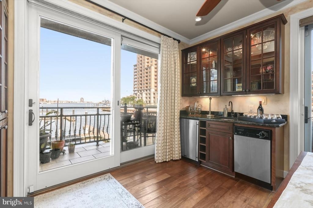 921 Valencia Court - Photo 15