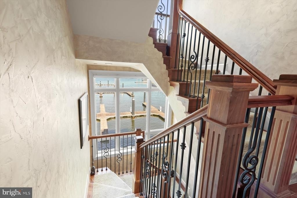 921 Valencia Court - Photo 49