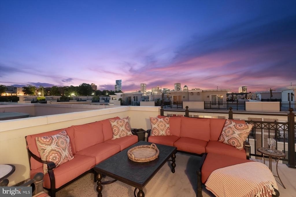 921 Valencia Court - Photo 84