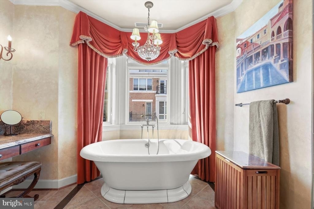 921 Valencia Court - Photo 42