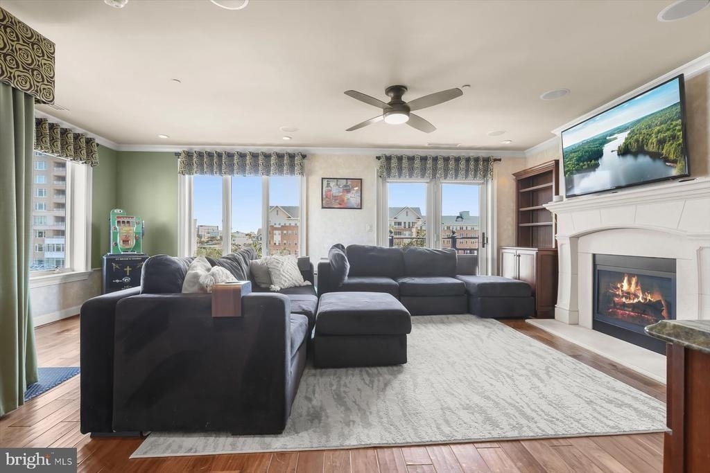 921 Valencia Court - Photo 50