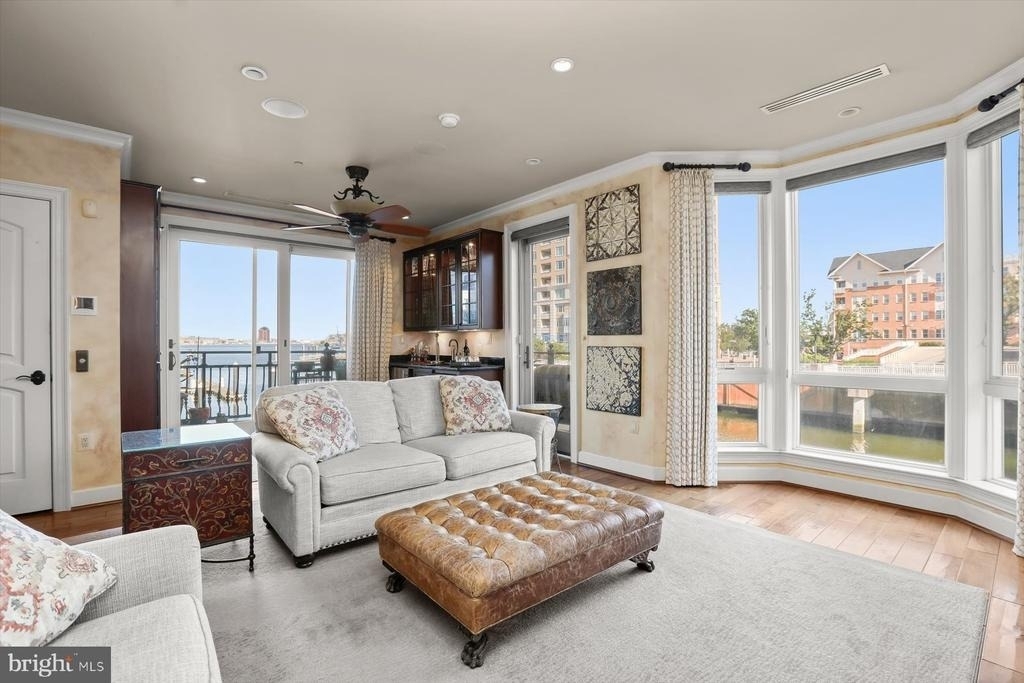 921 Valencia Court - Photo 13