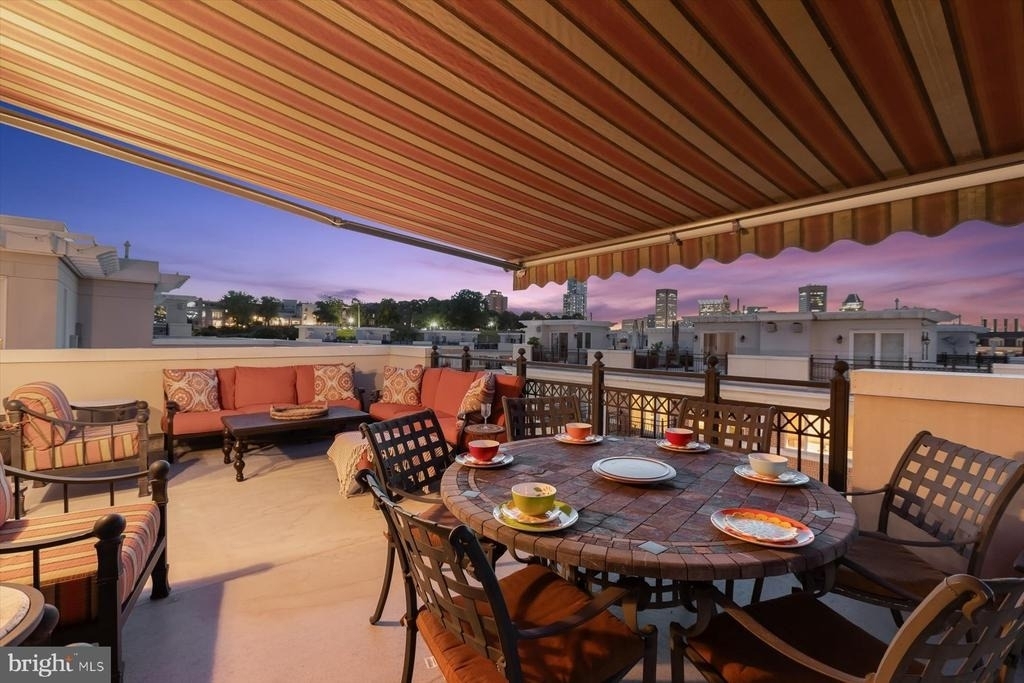 921 Valencia Court - Photo 79