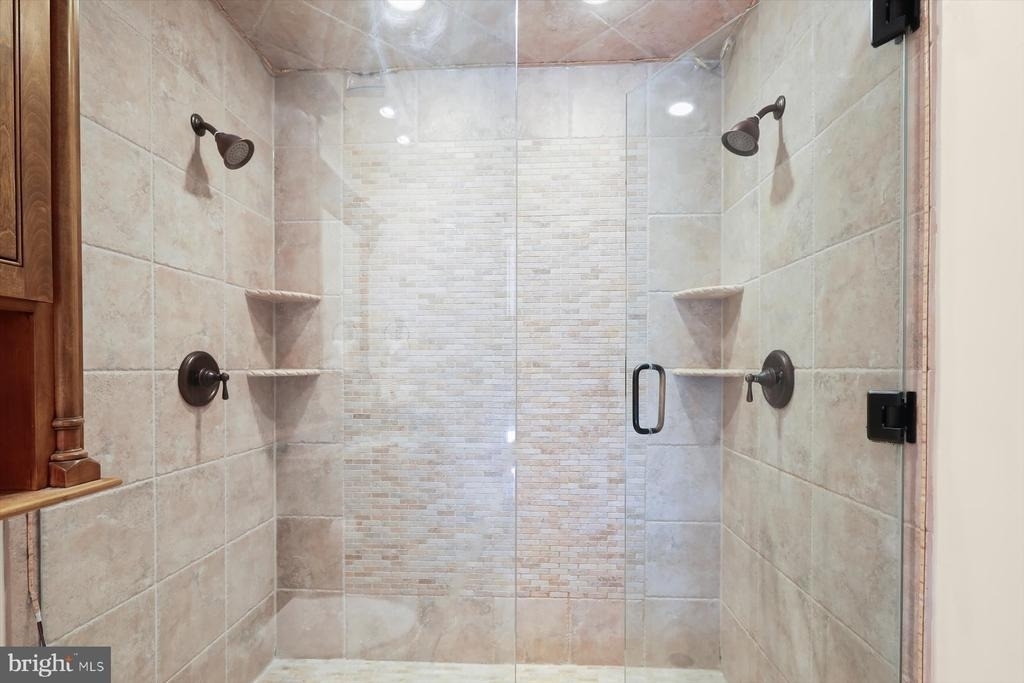 921 Valencia Court - Photo 59