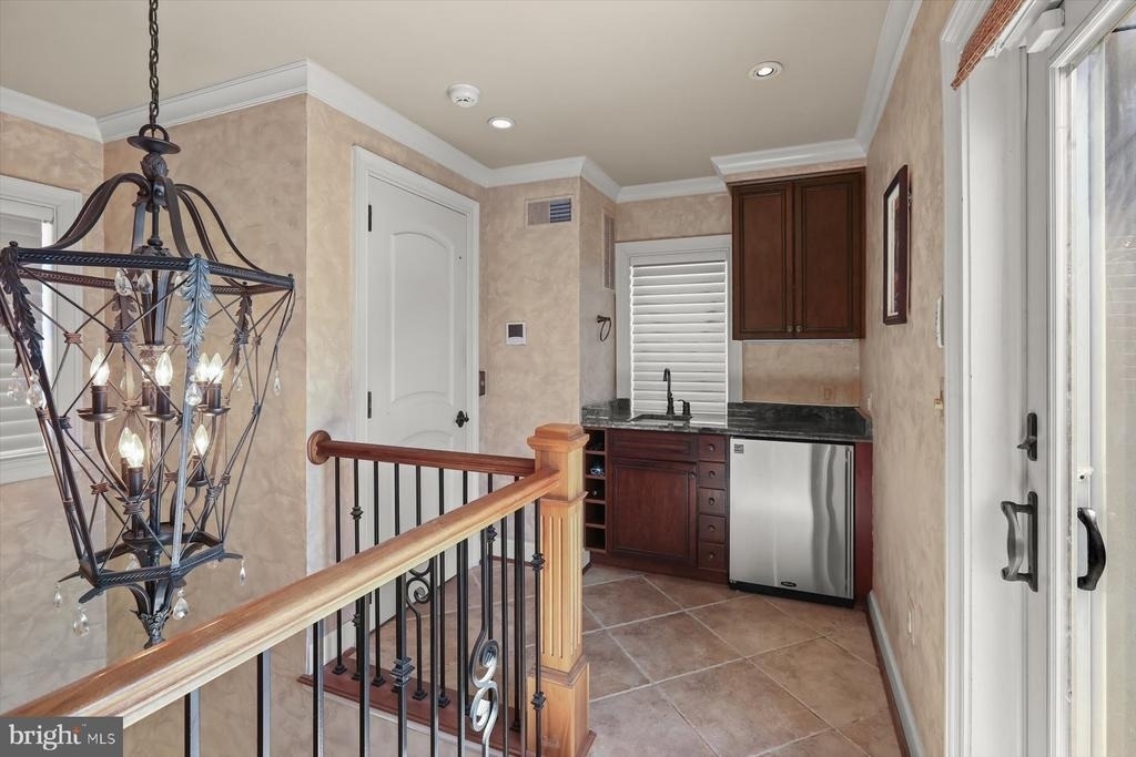 921 Valencia Court - Photo 65