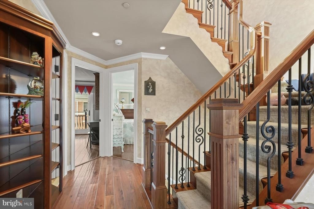 921 Valencia Court - Photo 54