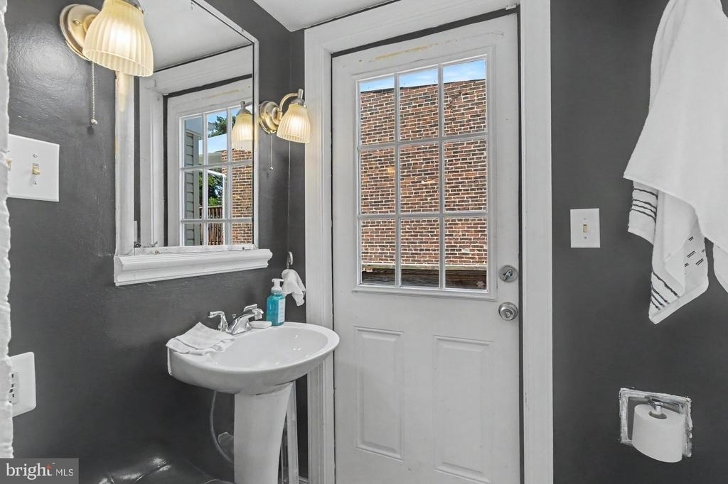 14 Poultney Street - Photo 23