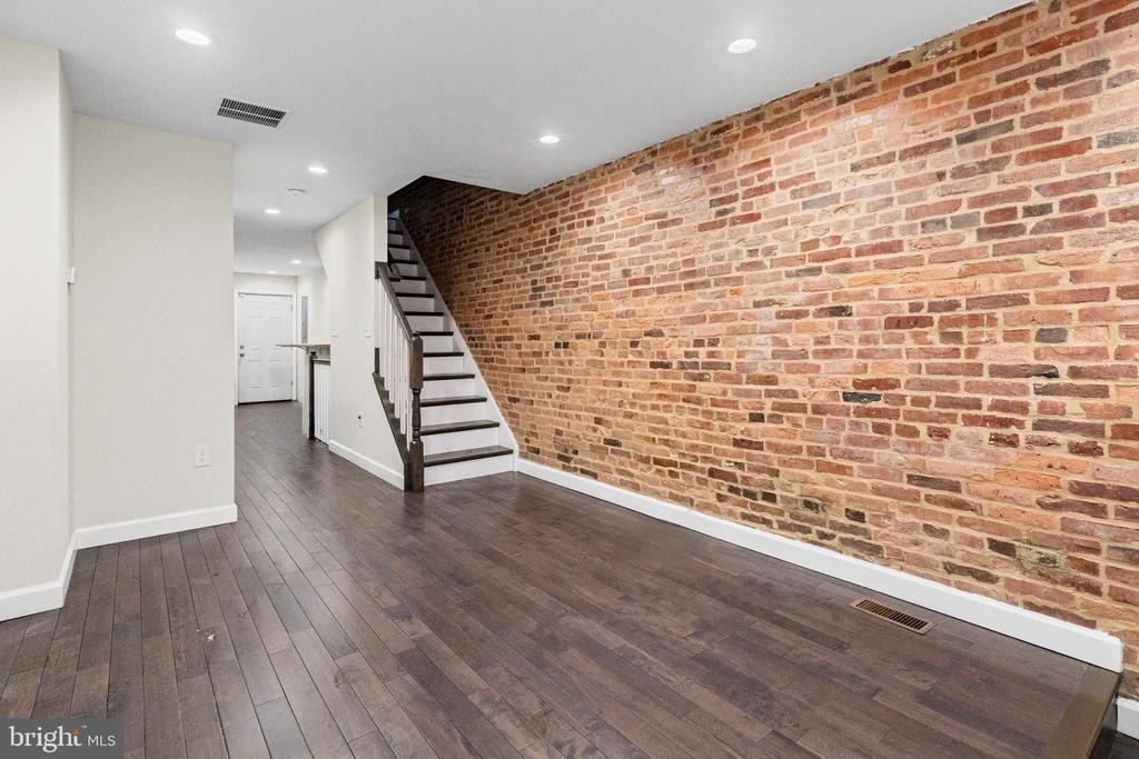 713 N Duncan Street - Photo 3