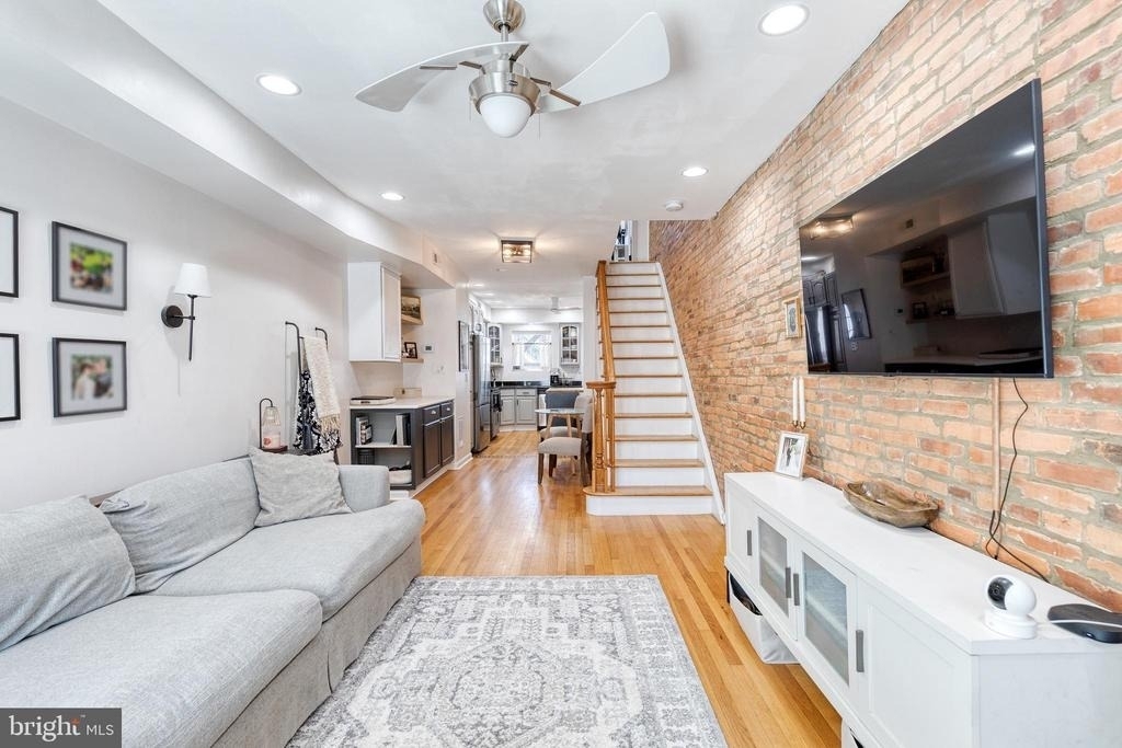 724 S Curley Street - Photo 2