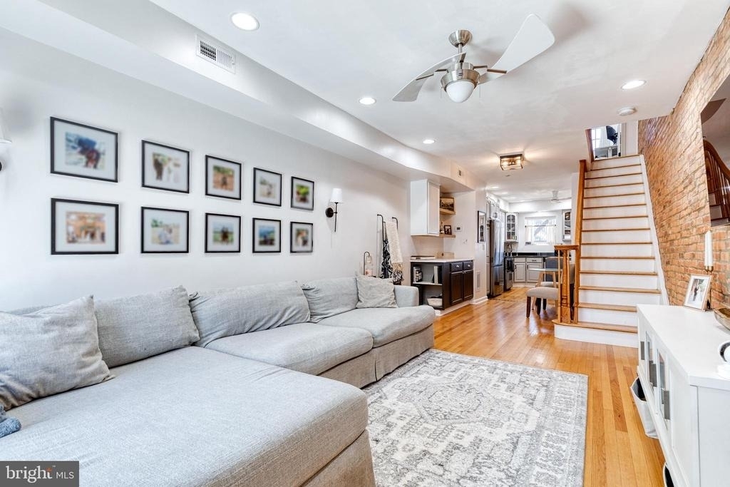 724 S Curley Street - Photo 0