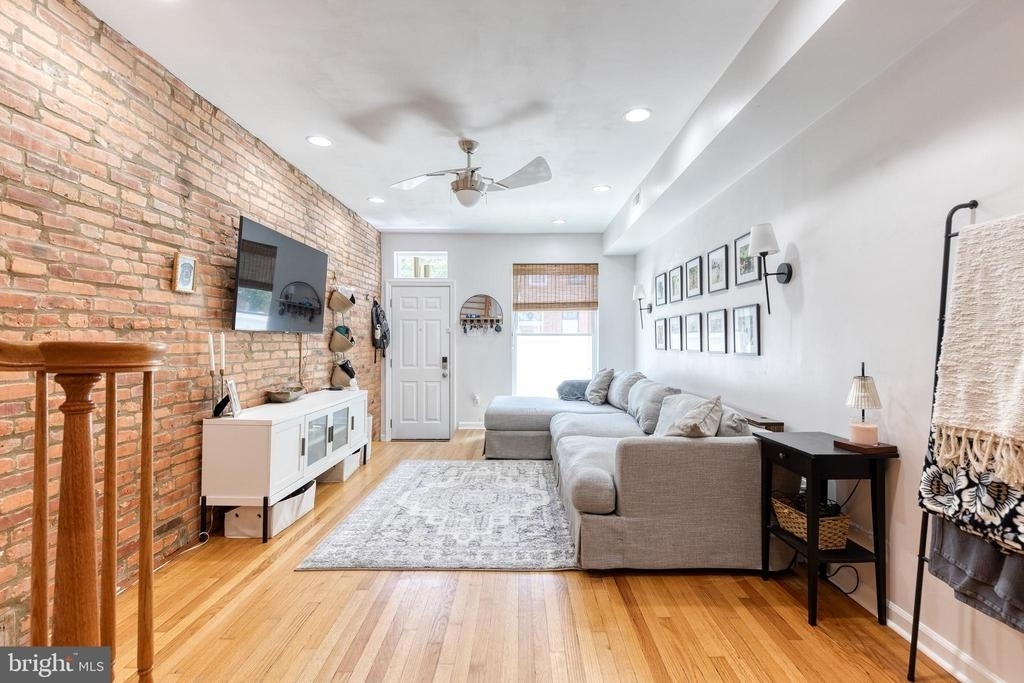 724 S Curley Street - Photo 3