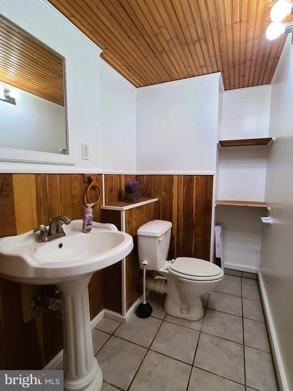 8401 Pioneer Drive - Photo 8