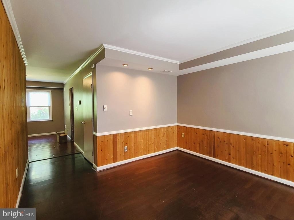 8401 Pioneer Drive - Photo 3