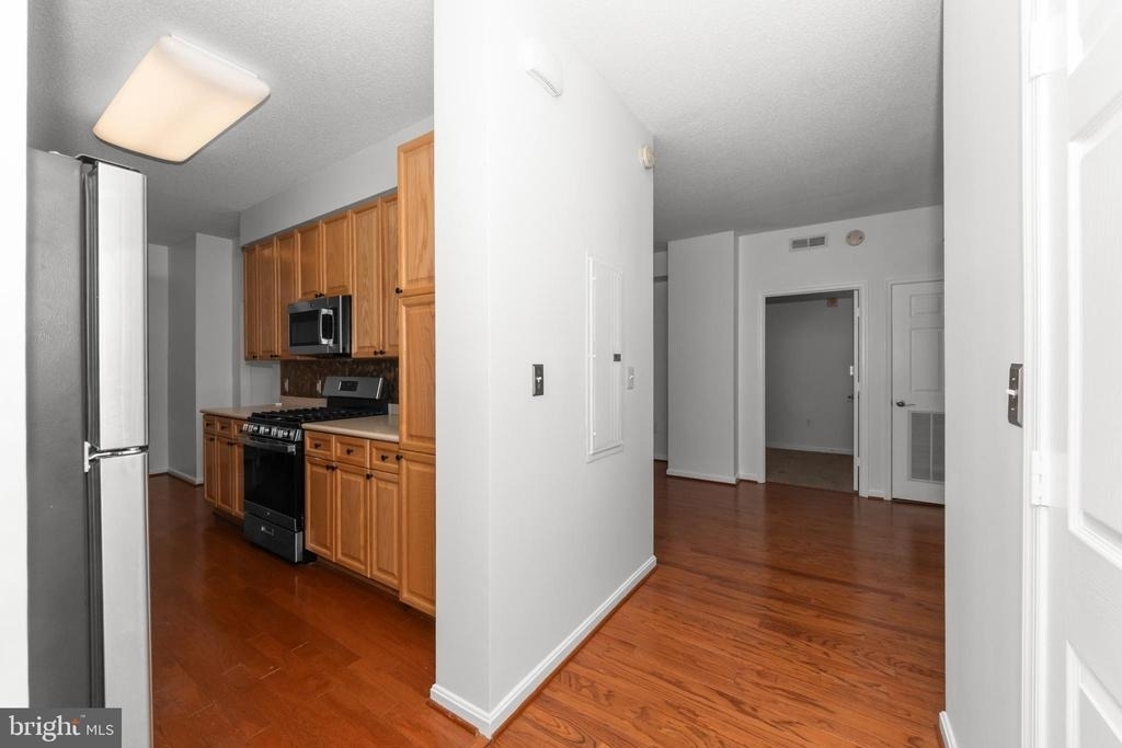 940 Astern Way - Photo 9