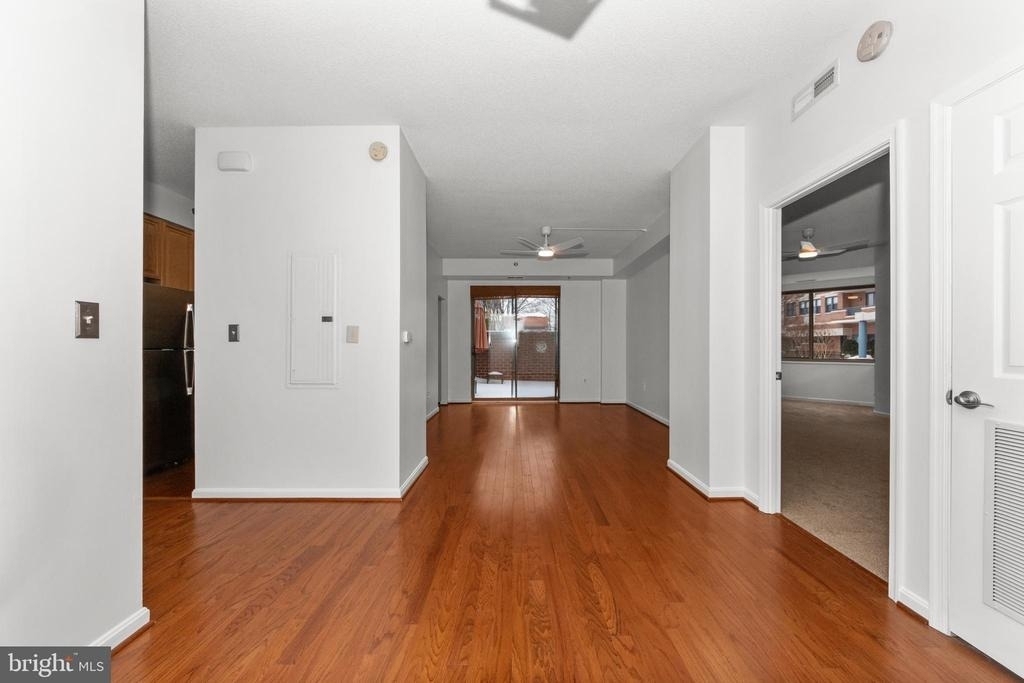 940 Astern Way - Photo 11
