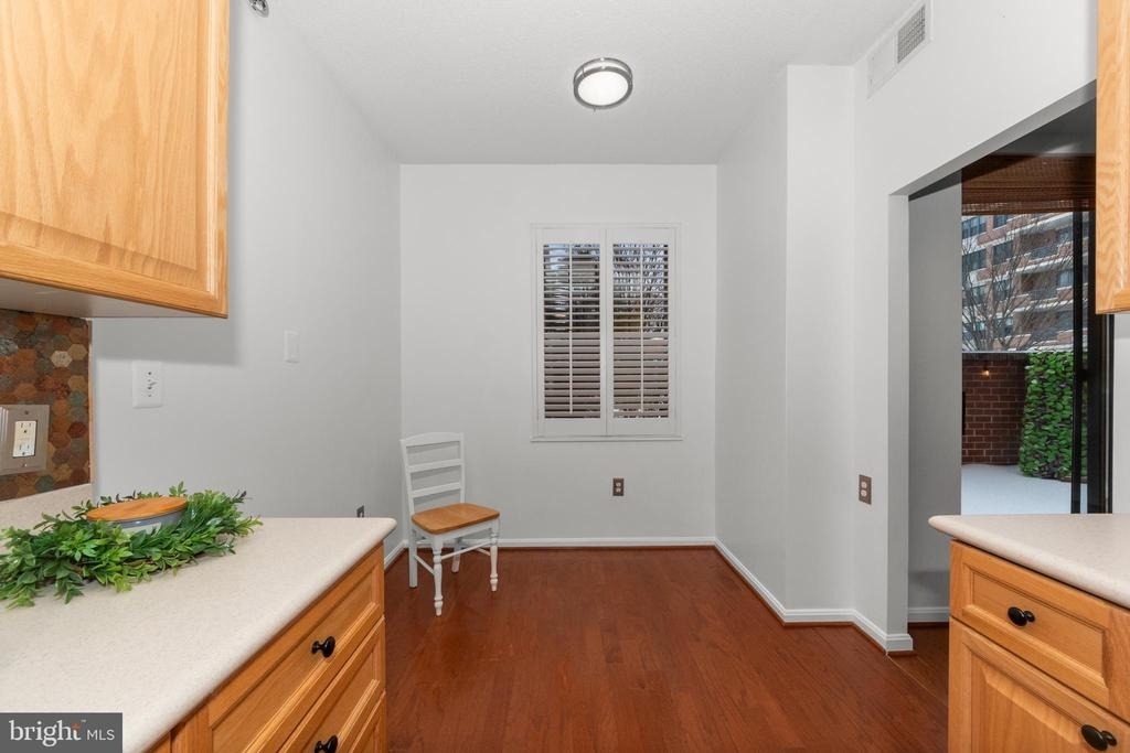 940 Astern Way - Photo 10