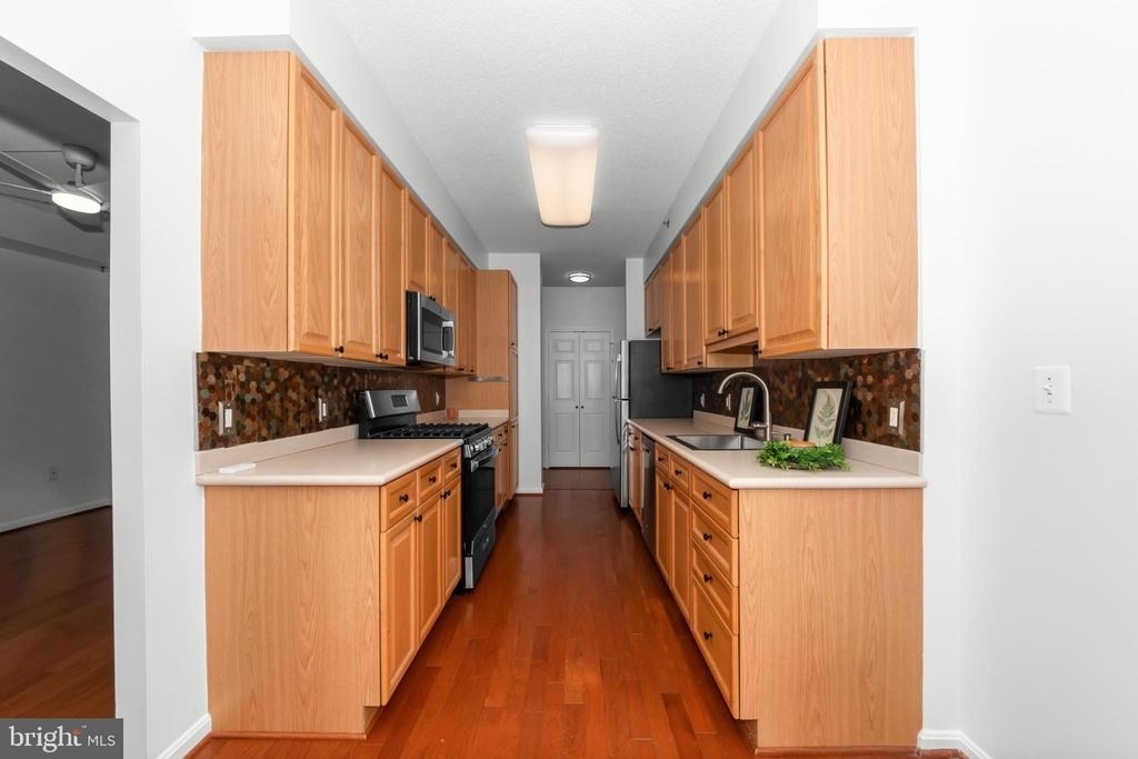 940 Astern Way - Photo 8