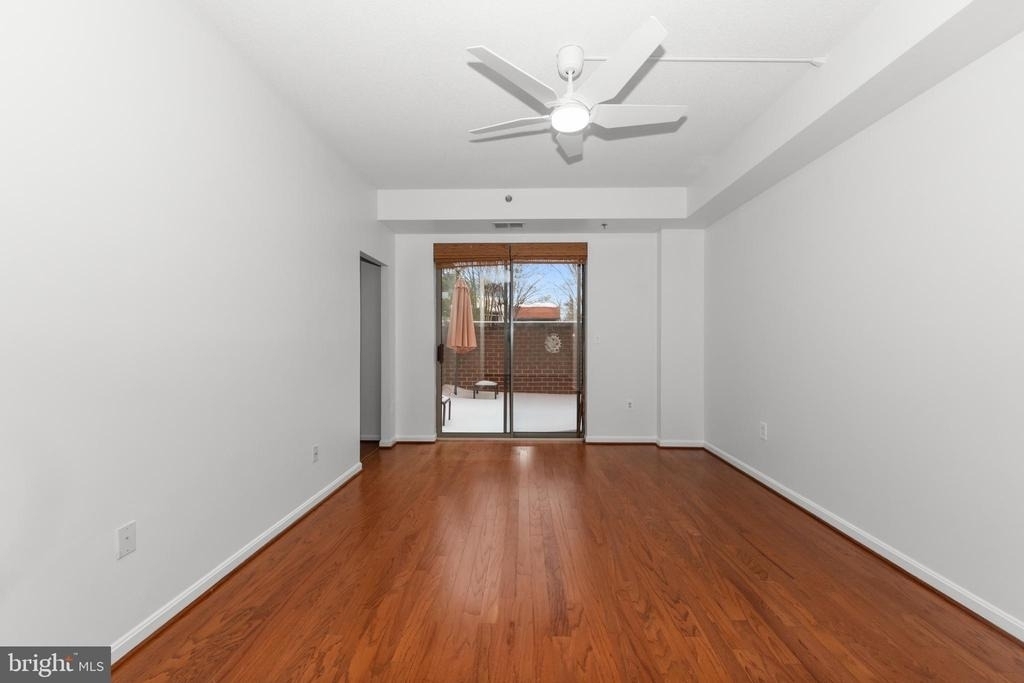 940 Astern Way - Photo 12
