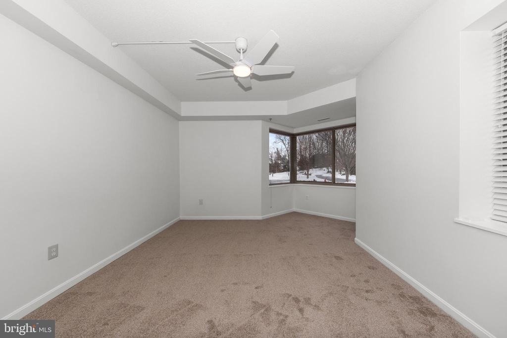 940 Astern Way - Photo 4