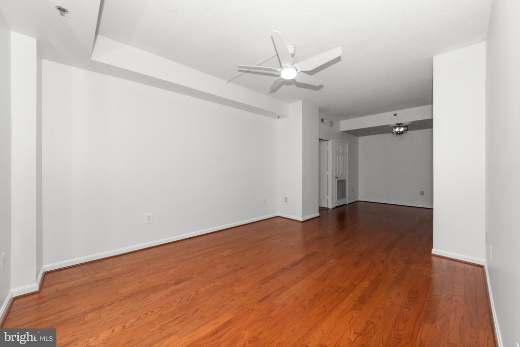 940 Astern Way - Photo 2