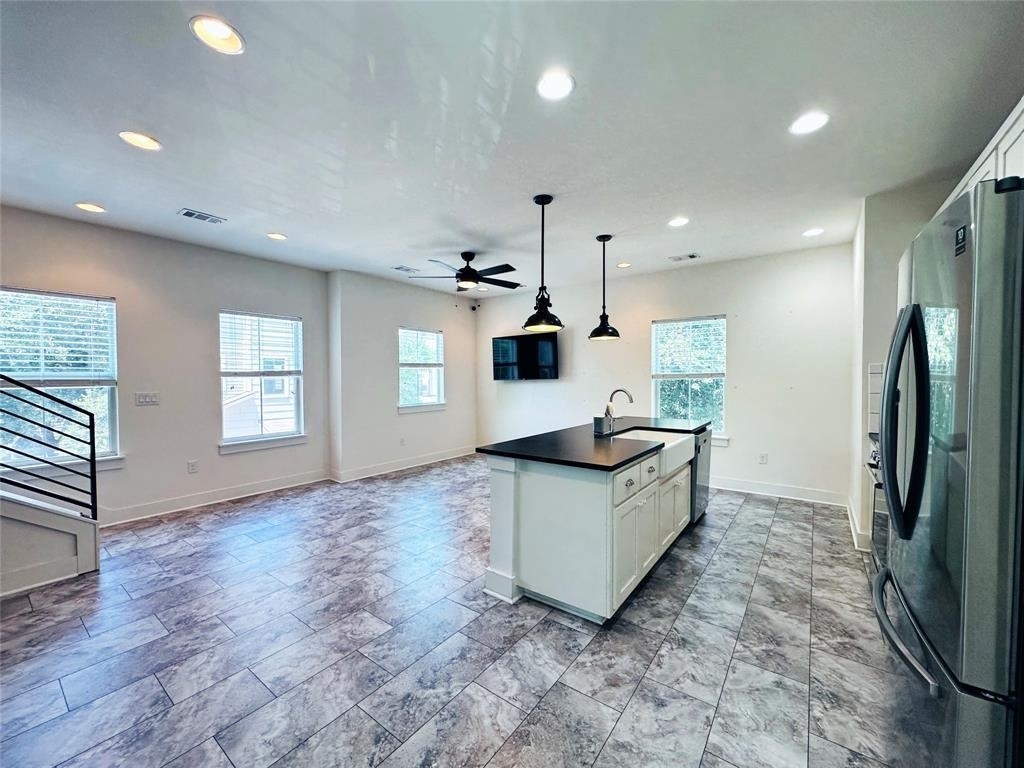 2716 Halcyon Dr - Photo 2