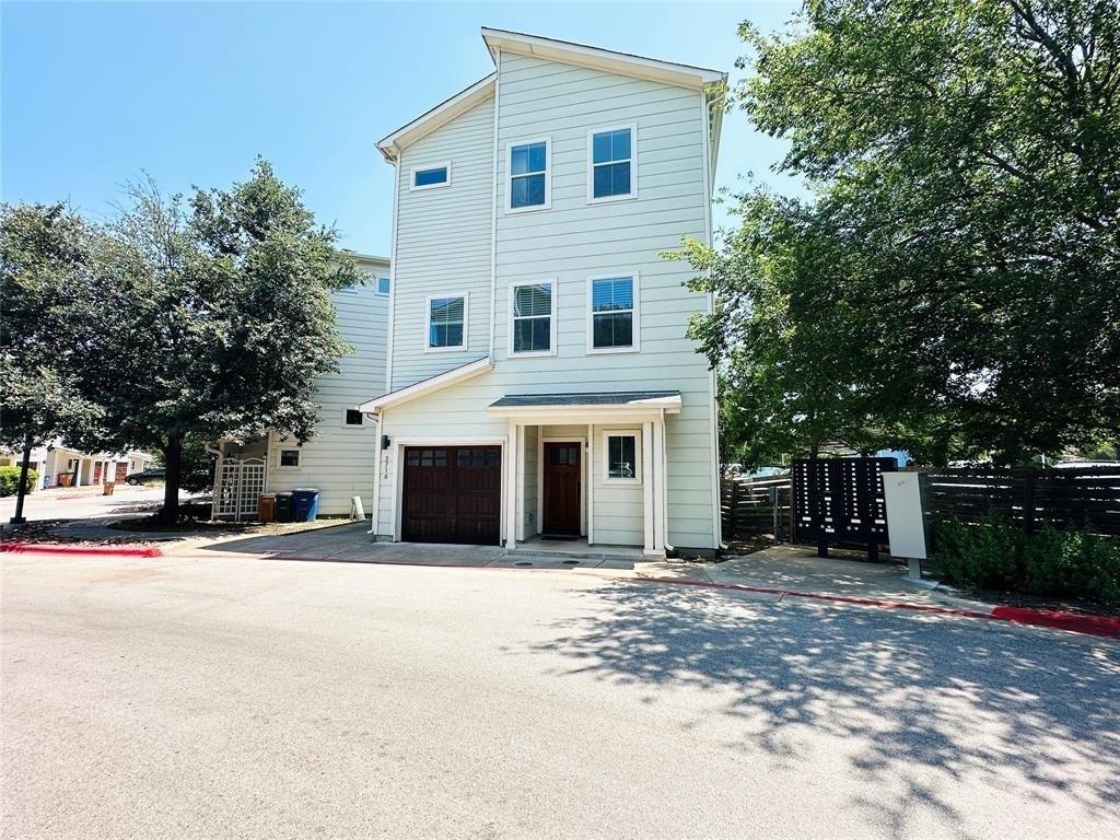 2716 Halcyon Dr - Photo 0