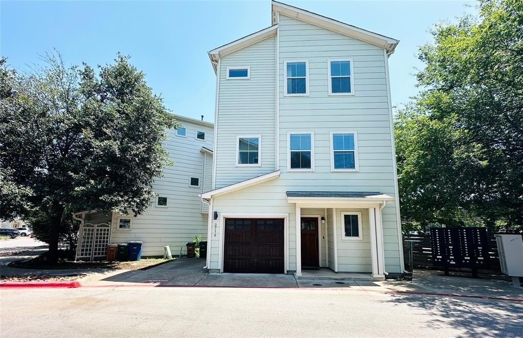 2716 Halcyon Dr - Photo 1