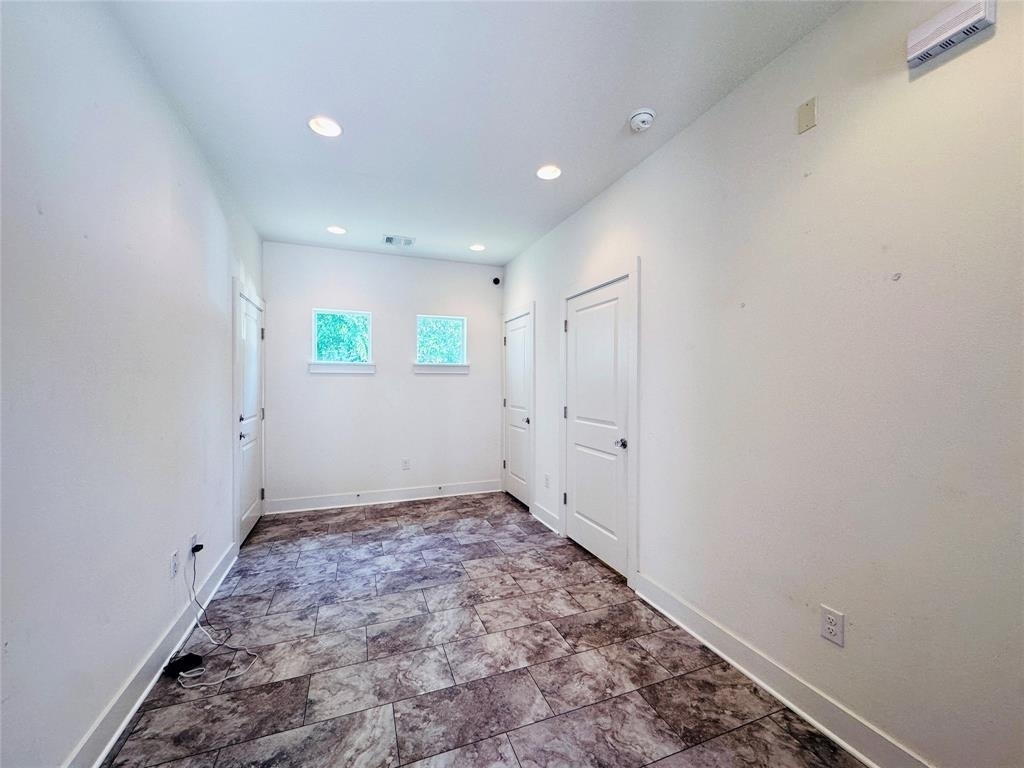 2716 Halcyon Dr - Photo 16