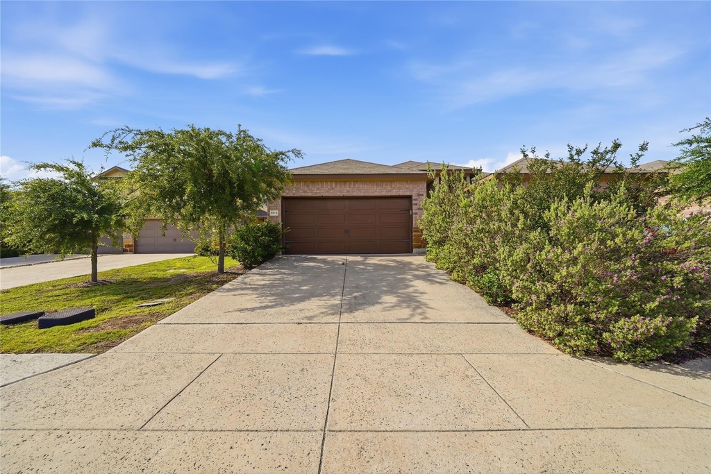 533 Jack Rabbit Ln - Photo 0