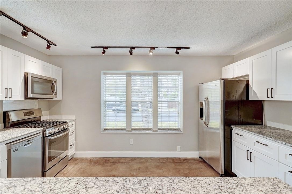 6009 Avery Island - Photo 12