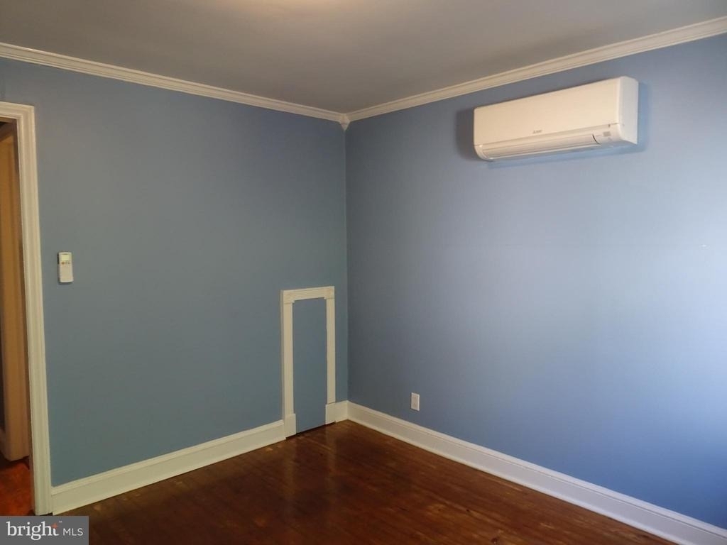 200 Delaware Street - Photo 2