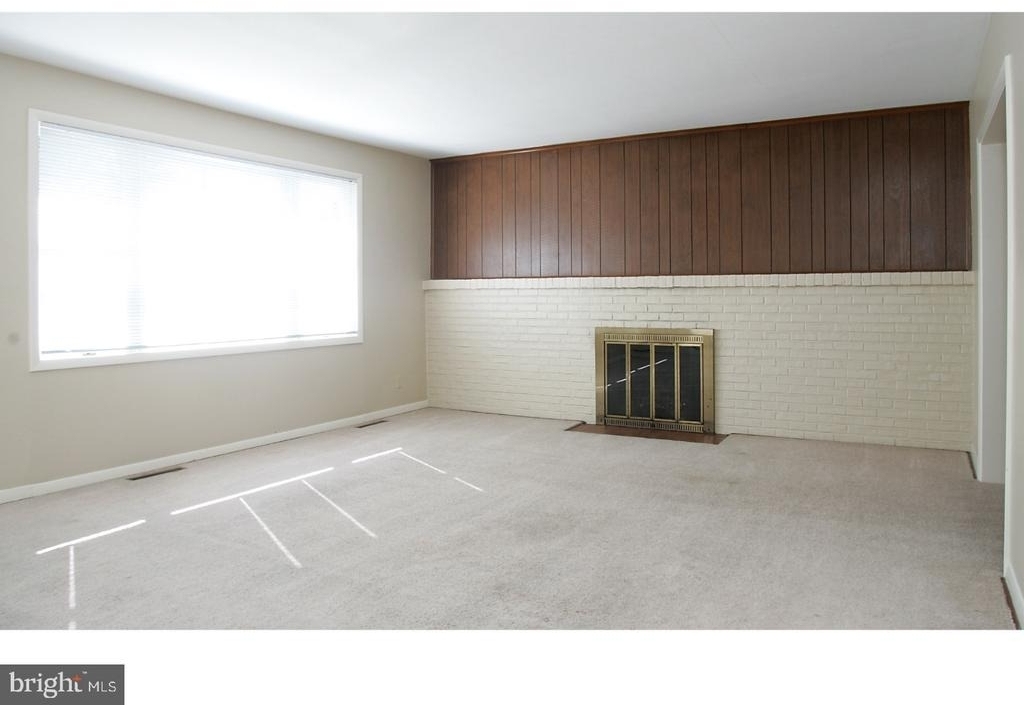 17 Wayne Drive - Photo 2