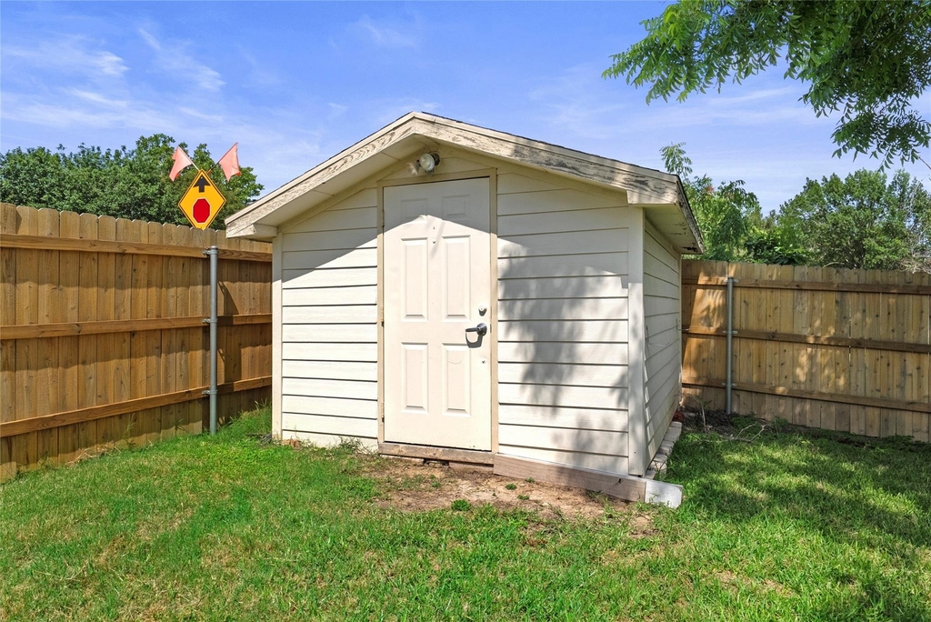 6700 Carisbrooke Ln - Photo 15