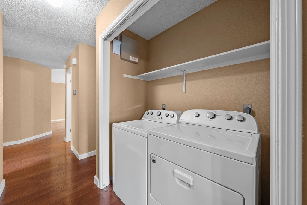 6700 Carisbrooke Ln - Photo 4