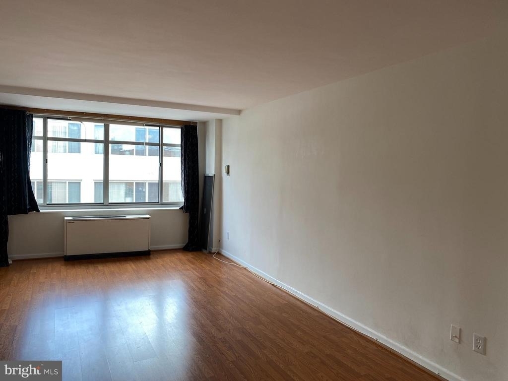 940 25th Street Nw - Photo 1