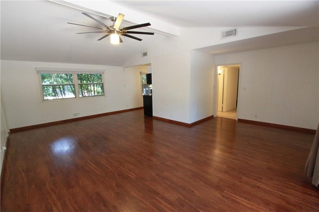 2305 Wilke Dr - Photo 3