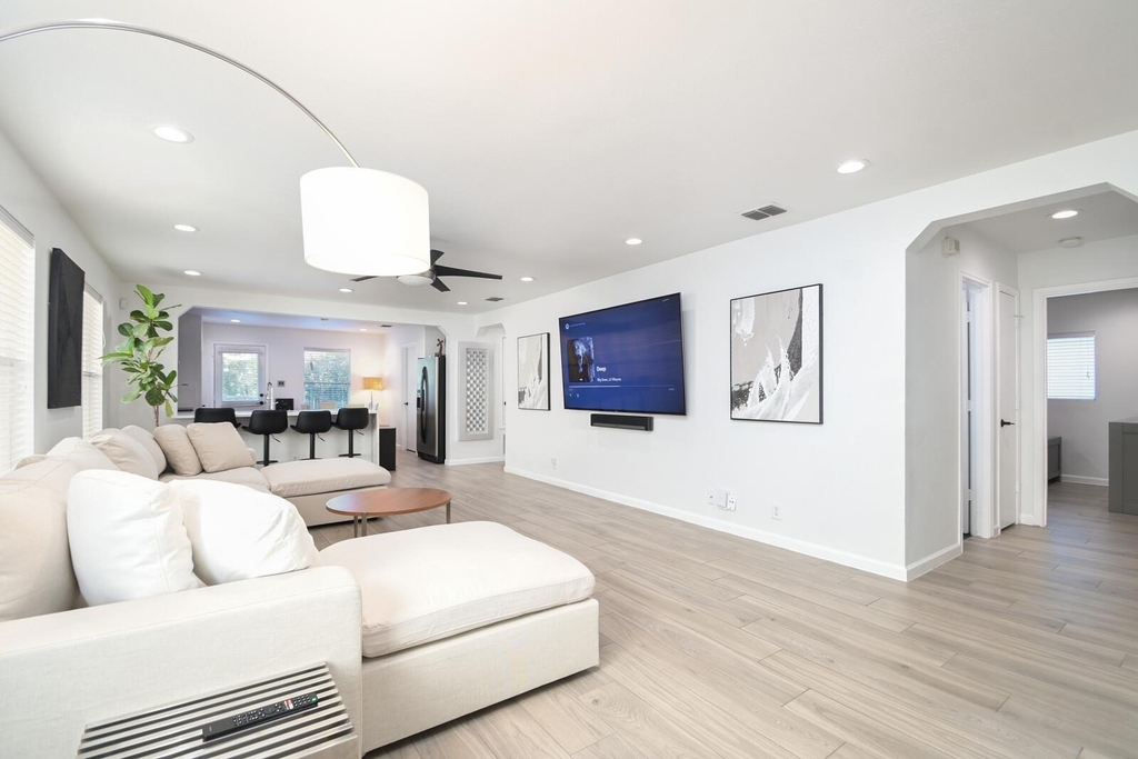 5822 Armstrong Wl - Photo 0