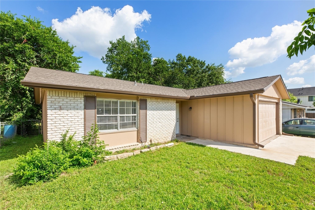 6601 Stonleigh Pl - Photo 1