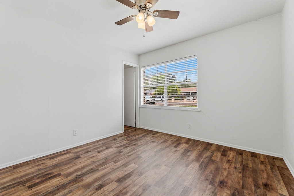 6601 Stonleigh Pl - Photo 9