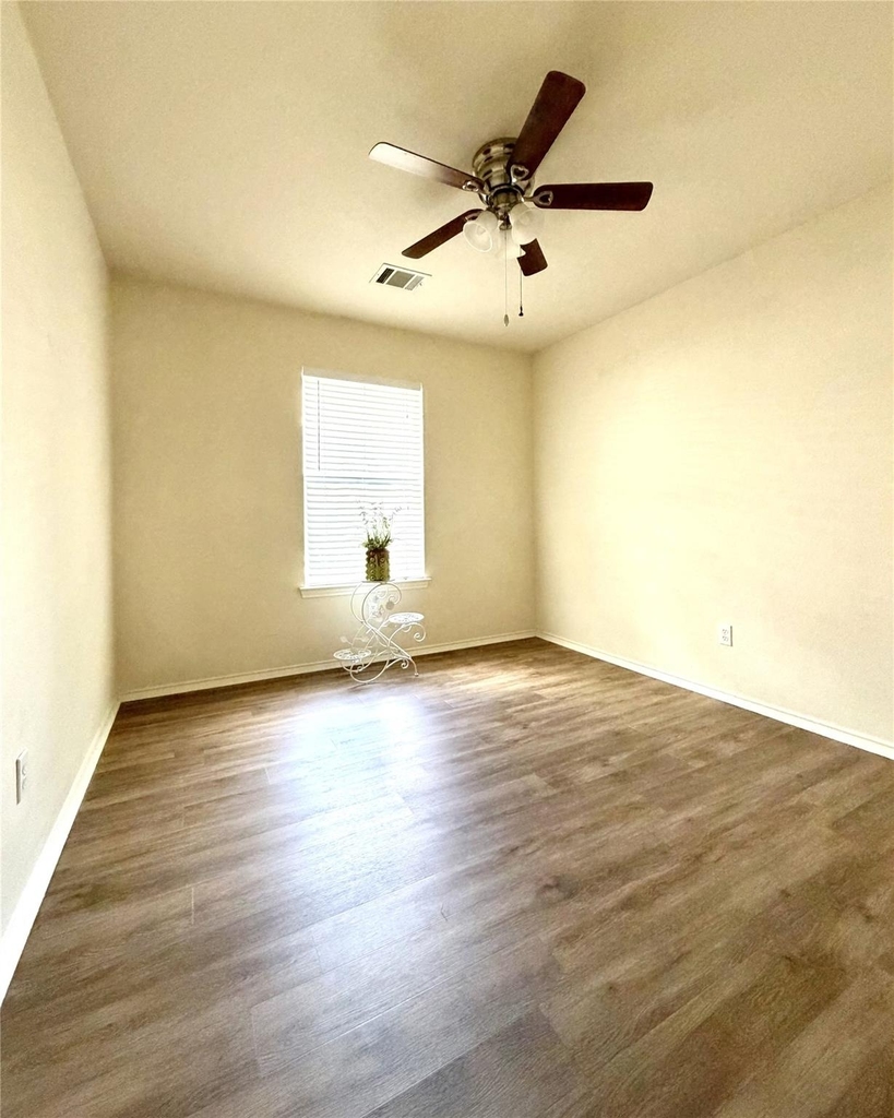 2325 Clover Ridge Dr - Photo 7