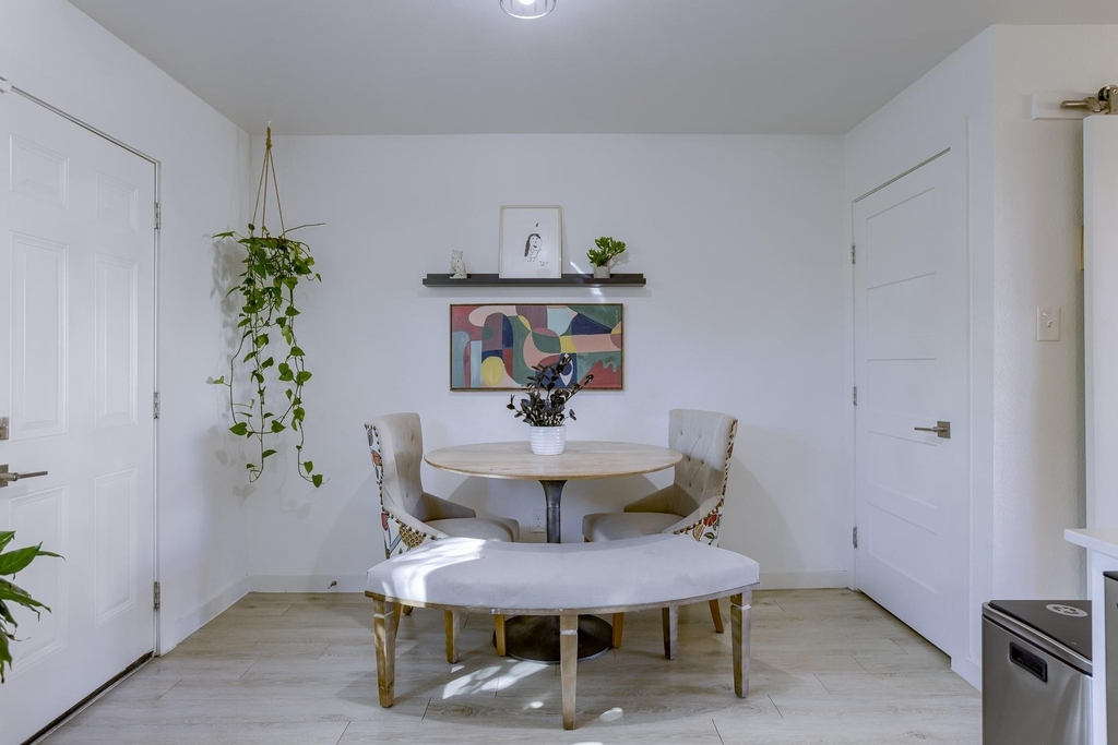 8603 Putnam Dr - Photo 10