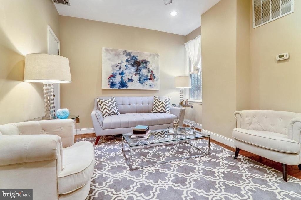 806 New Hampshire Avenue Nw - Photo 10