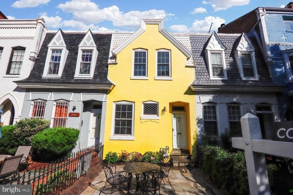 806 New Hampshire Avenue Nw - Photo 0