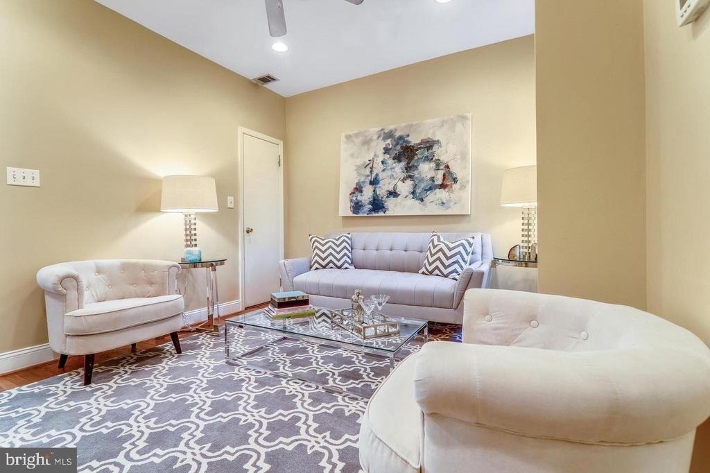 806 New Hampshire Avenue Nw - Photo 11