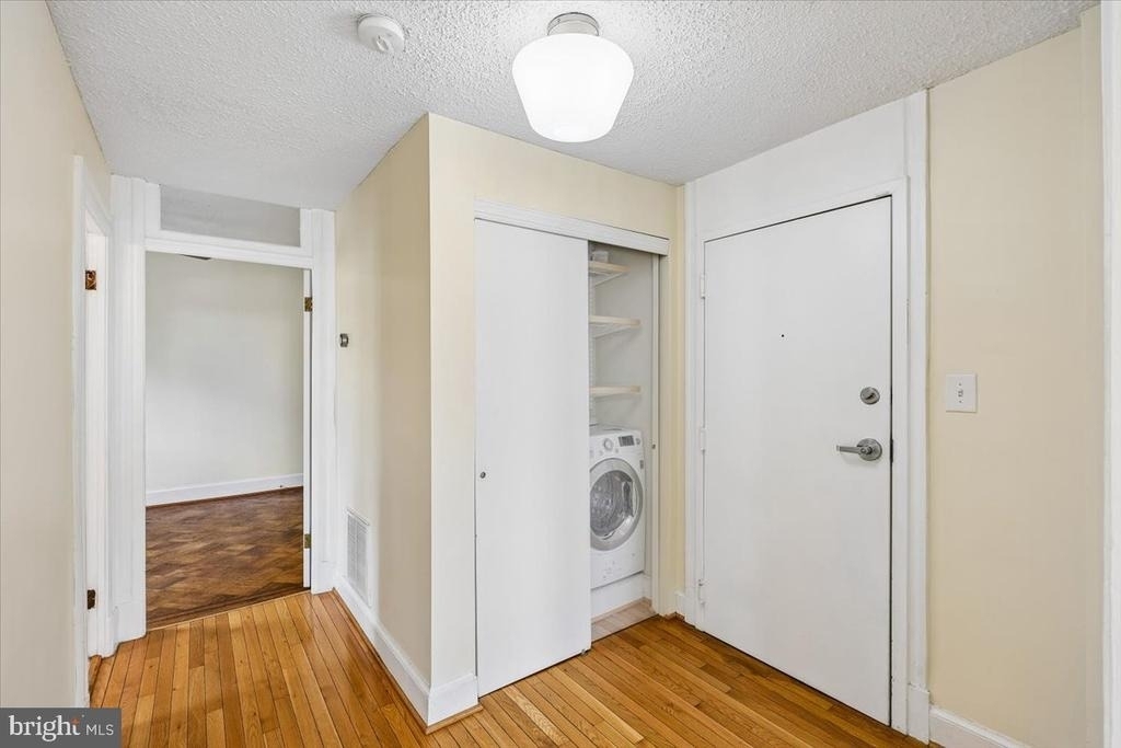 1401 Columbia Road Nw - Photo 7