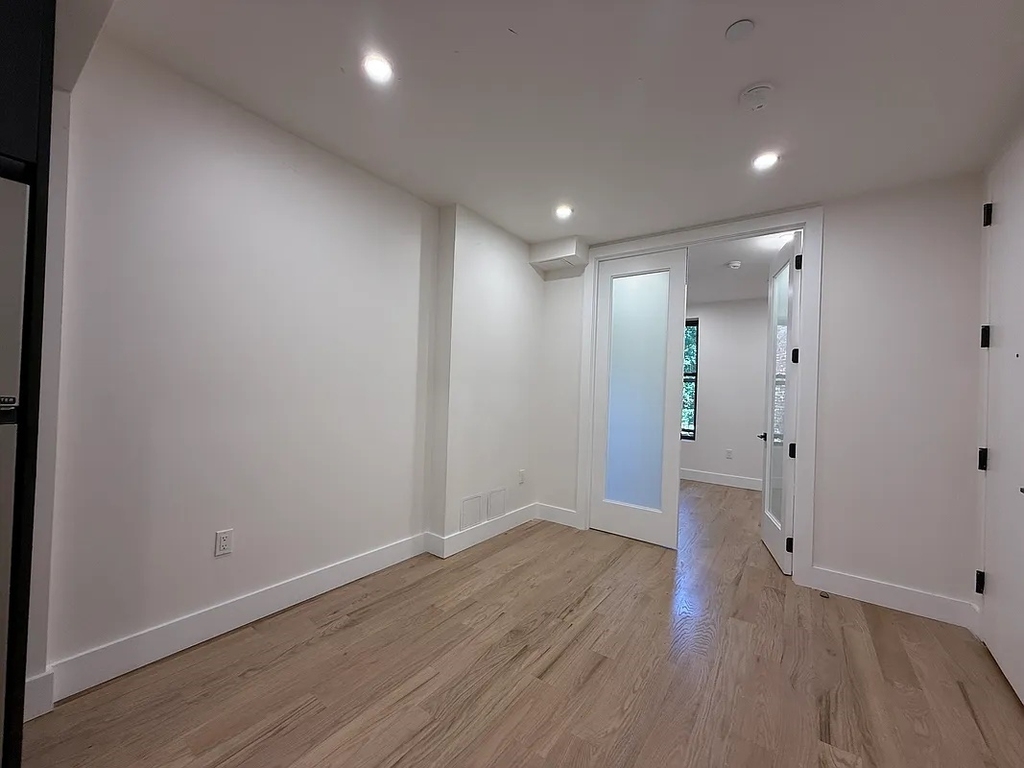 2324 bedford ave - Photo 1