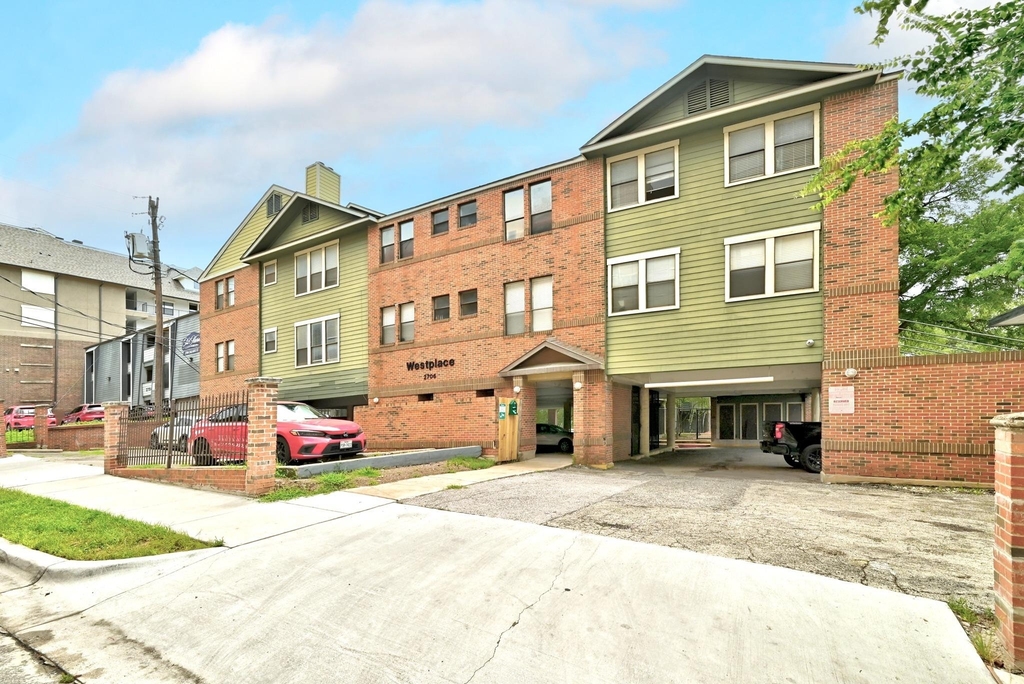 2706 Salado St - Photo 0